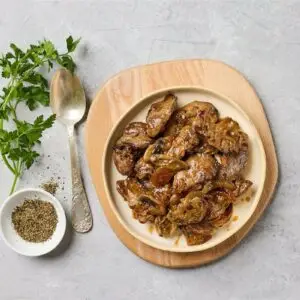 כבדי עוף בבצל